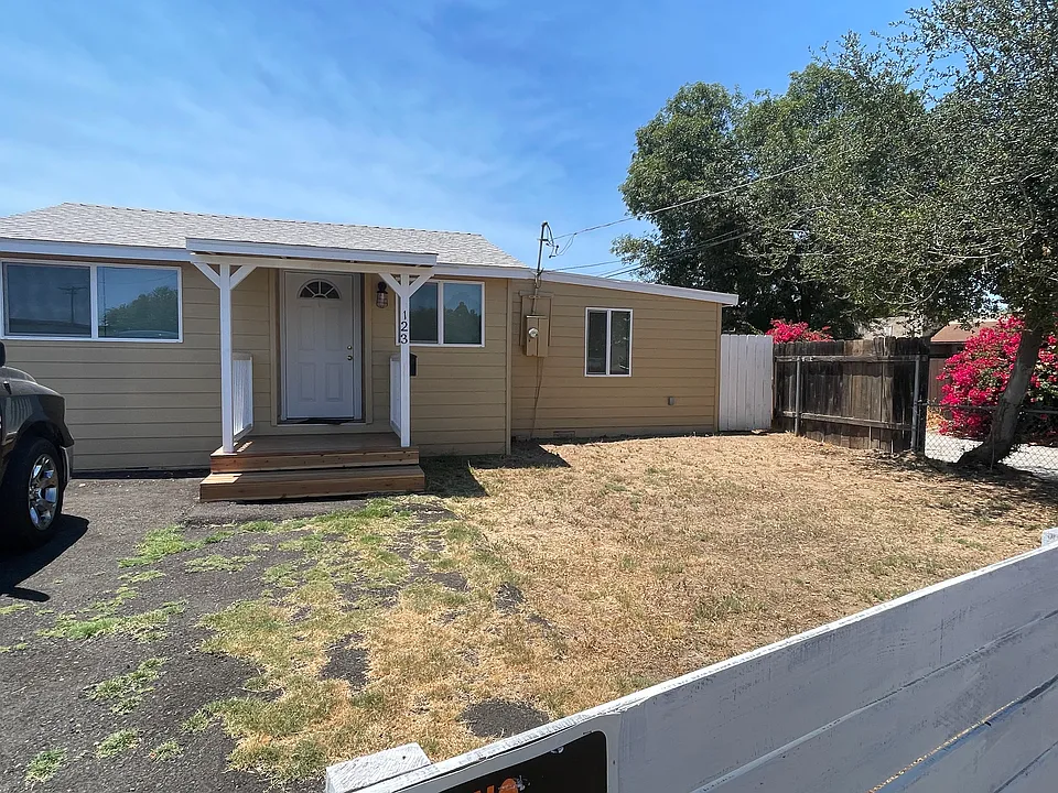 123 Chamberlain Ave