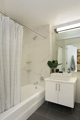 Rented by Red Apple Group | media 36