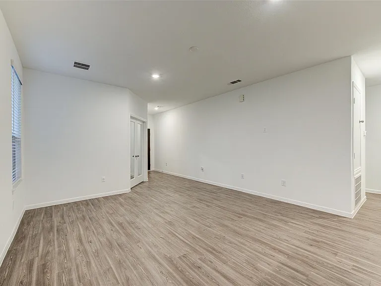 1309 Coco Ray Ln — Photo 13
