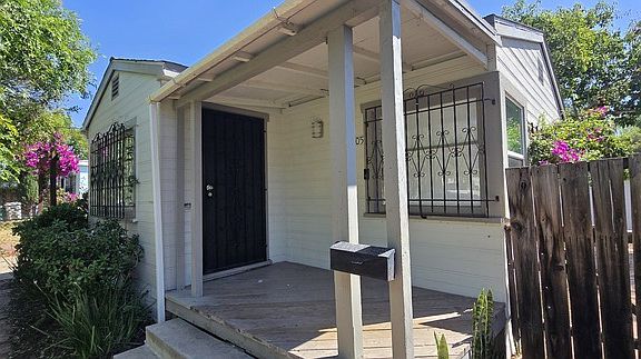 3rd image of 4605 Landis St