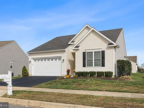 2nd image of 5 Armillary Cir