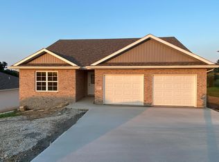2127 Hampshire Dr, Jefferson City, MO 65109