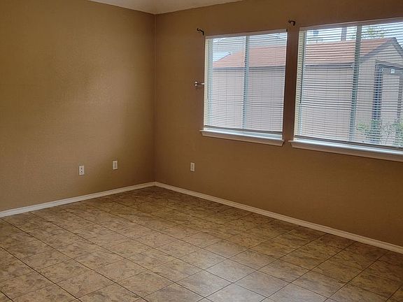 5th image of 1923 Michele Dr