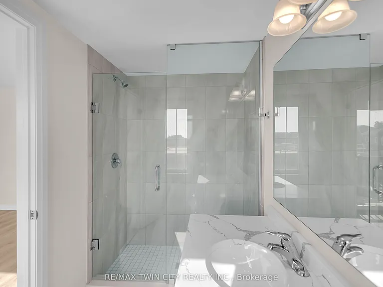 677 Park Rd N #17 — Photo 33