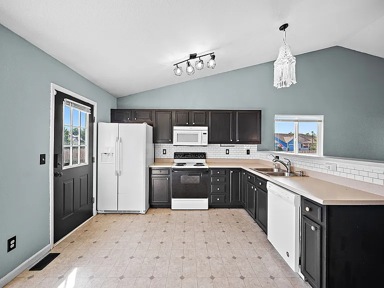 5194 Fennel Dr — Photo 9
