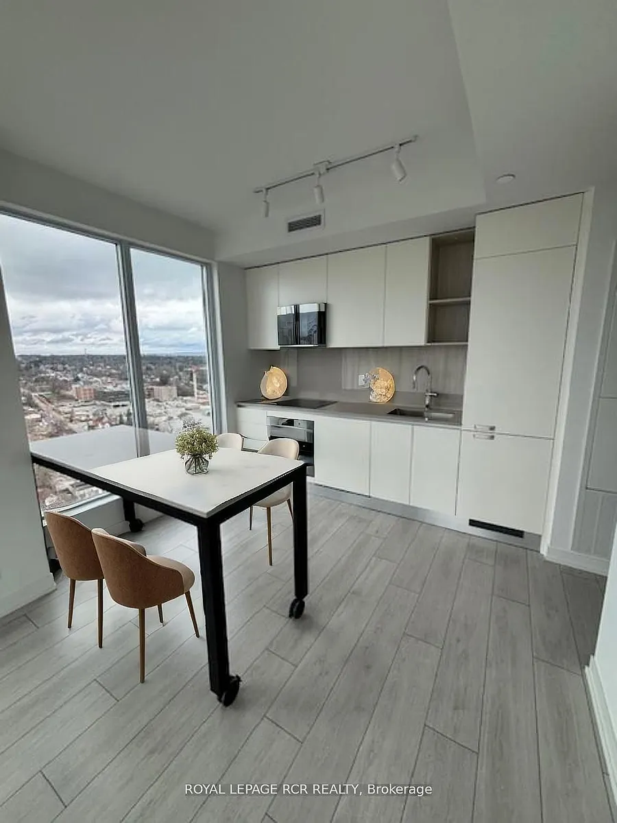 Building Photo - 39 Mary St #2402