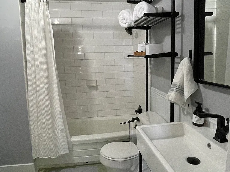 215 S 2nd St #B — Photo 10