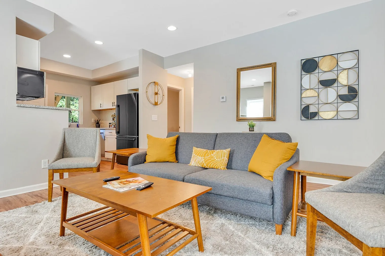 3 bed, 2.0 bath, $5,499 — Photo 4
