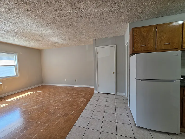 31 Austin St #B5 — Photo 4