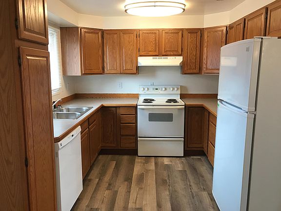 3rd image of 1117 W Market St