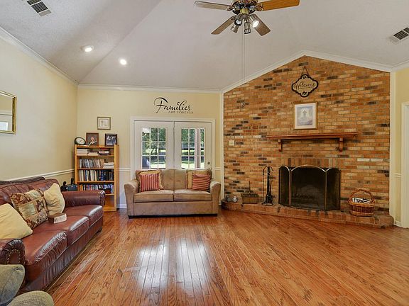 4th image of 10890 Wakefield Dr N
