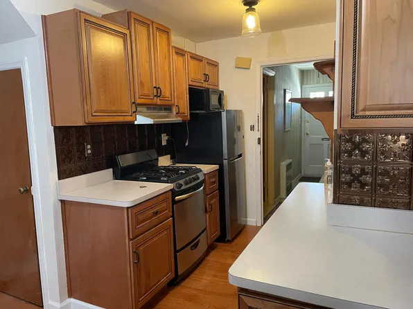 (undisclosed Address), Middle Village, NY 11379