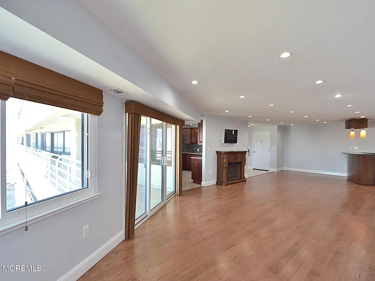 525 Ocean Blvd #405 — Photo 15