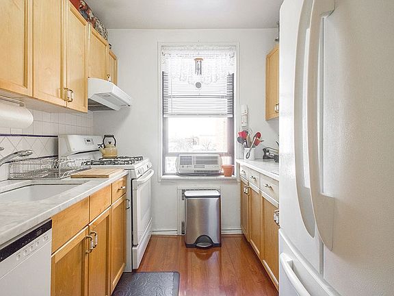 4th image of 6384 Saunders St APT 3A