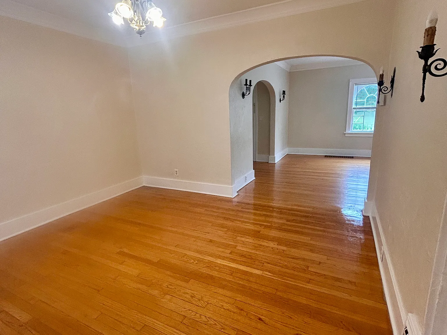 2503 W Main St — Photo 4