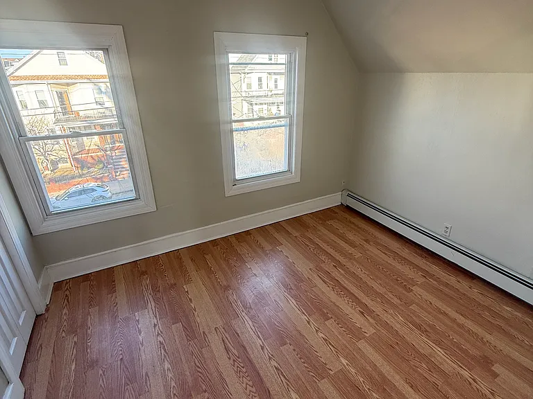 569 Main St #3 — Photo 7