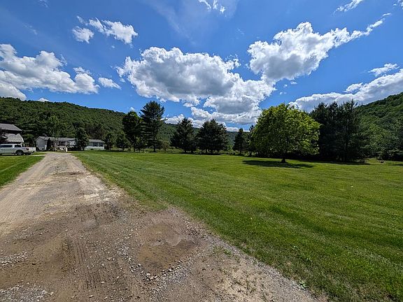 4th image of 831 Route 6 W