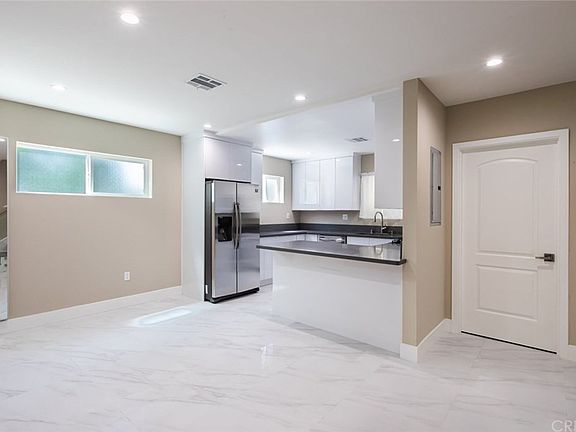 3rd image of 5634 Farralone Ave