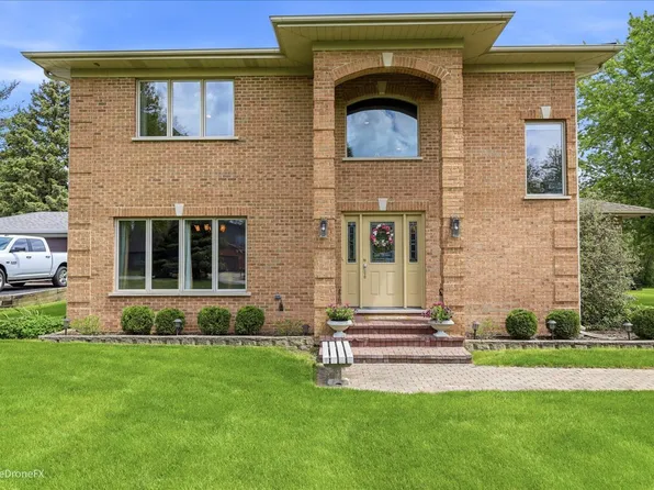 1N589 Goodrich Ave, Glen Ellyn, IL 60137