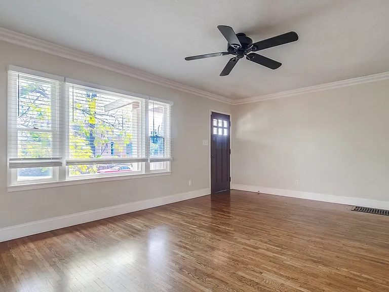 4462 Arch St — Photo 7