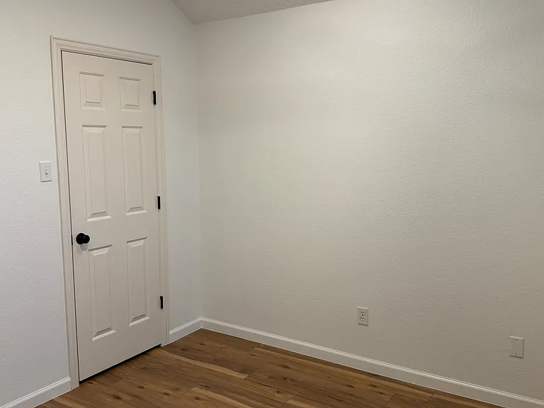 1637 Yellowstone Ave — Photo 29