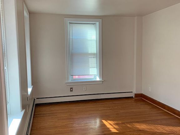 2nd image of 633 S Potomac St #633
