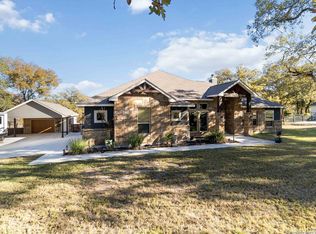 129 Crescent Ridge, Adkins, TX 78101