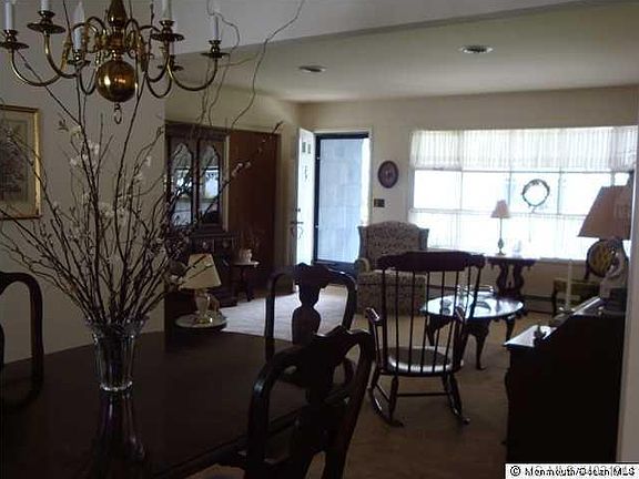 3rd image of 276 Westbrook Dr