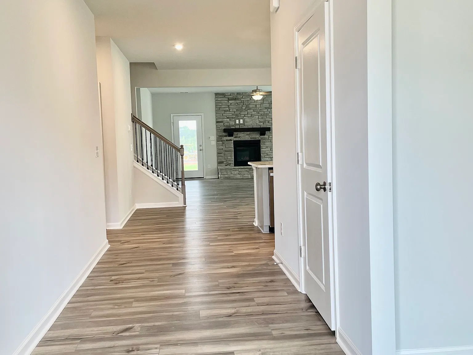 5 bed, 3.5 bath, 3200 sqft, $3,000 — Photo 3