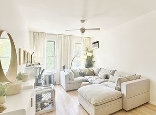 25-88 37th St #1, Astoria, NY 11103
