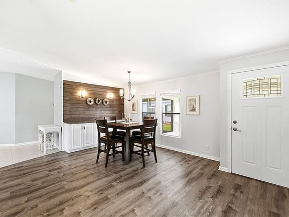 3rd image of 1759 Beverly DR