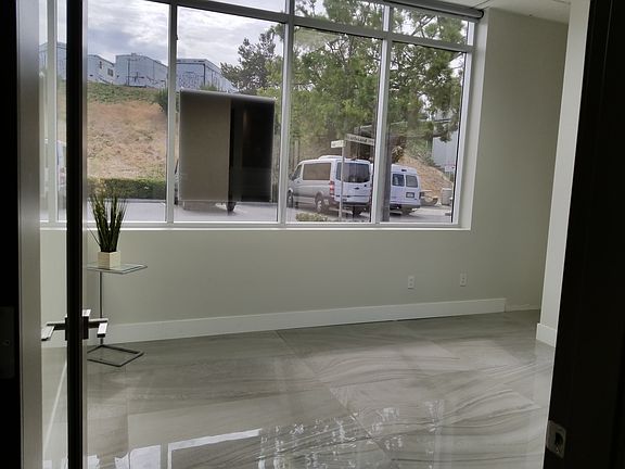 4th image of 2571 Mast Way