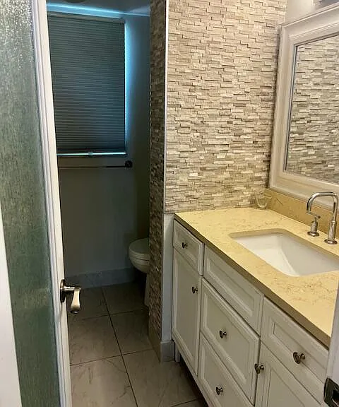 3755 Via Poinciana #304 — Photo 36
