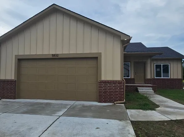 5832 N Newport Ct, Wichita, KS 67219
