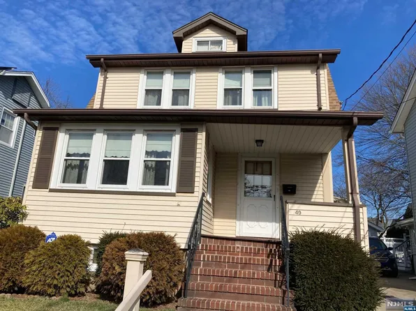 49 Blauvelt Ave, Bergenfield, NJ 07621