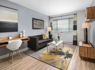 536 West Addison, Chicago, IL 60613