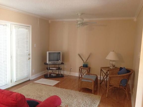 3rd image of 1 Golfing Green Dr APT 305
