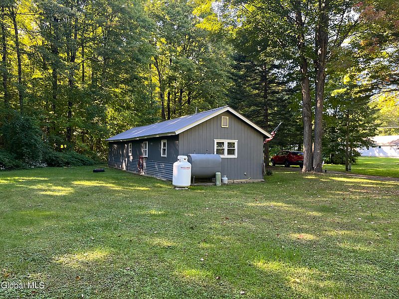 2nd image of 326 Middle Road