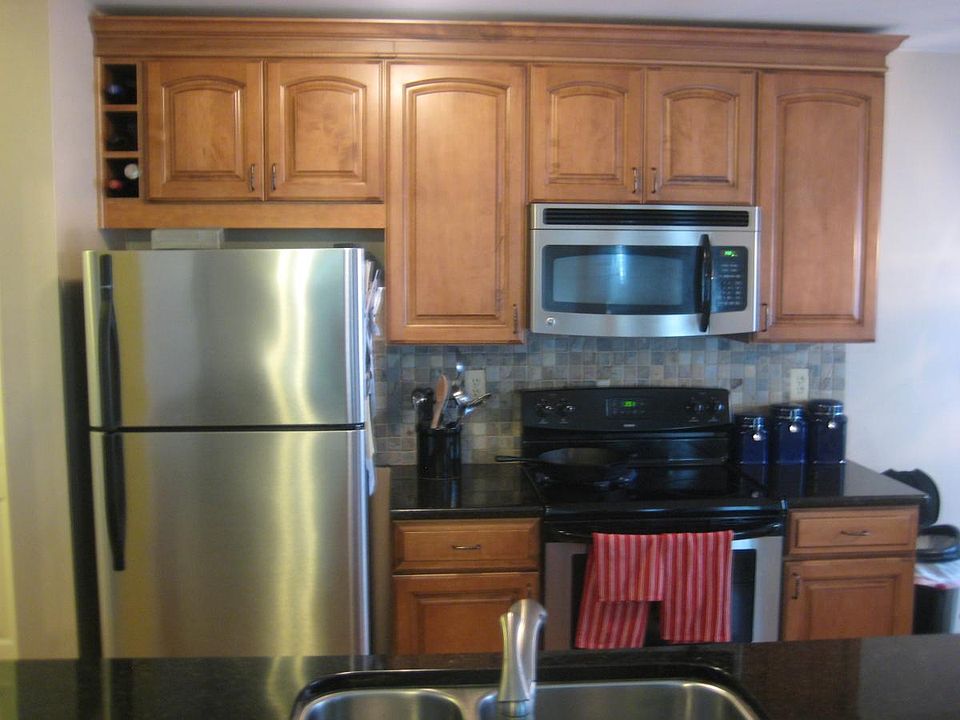 1st image of 1869 Chantilly Ct Floor 3