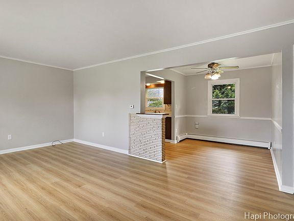 4th image of 1903 Sprucewood Ln
