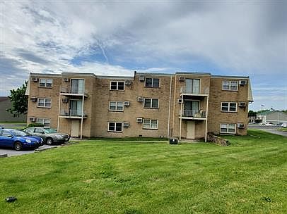3rd image of 512 E Washington St