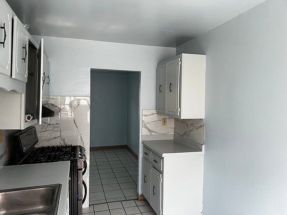 4th image of 2306 W Howard Ave