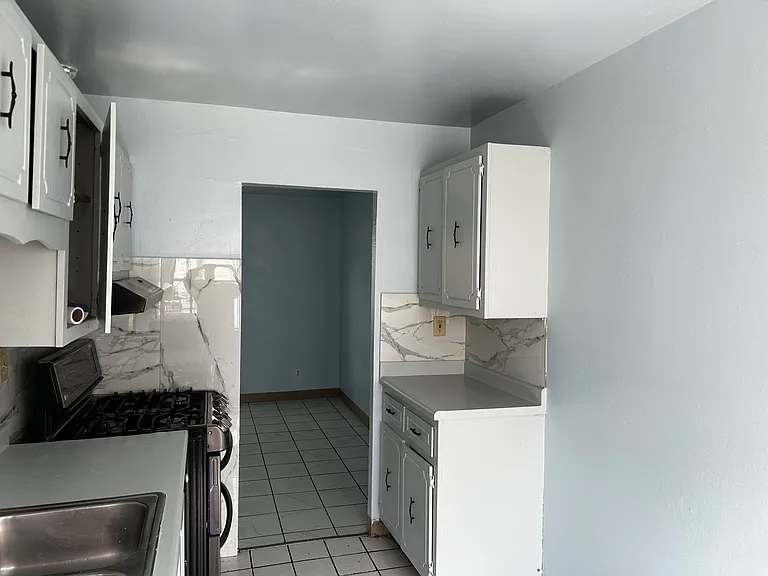 2306 W Howard Ave — Photo 4