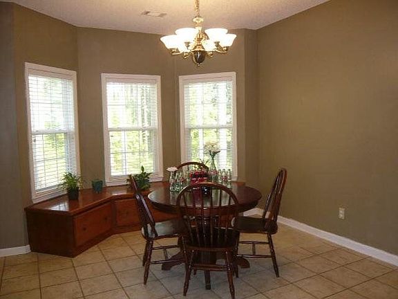 3rd image of 705 Antler Dr