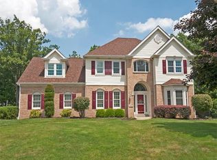207 Elmhurst Cir, Cranberry Township, PA 16066