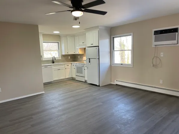 7 Locust Ave, Babylon, NY