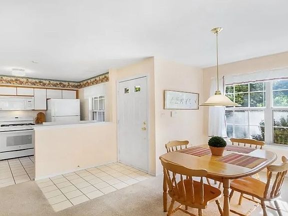 Living and sitting area