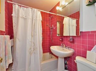 12804 238th St, Rosedale, NY 11422