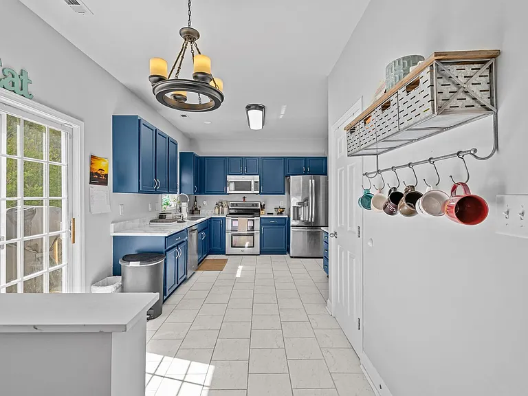 210 Dartmoor Trl — Photo 12