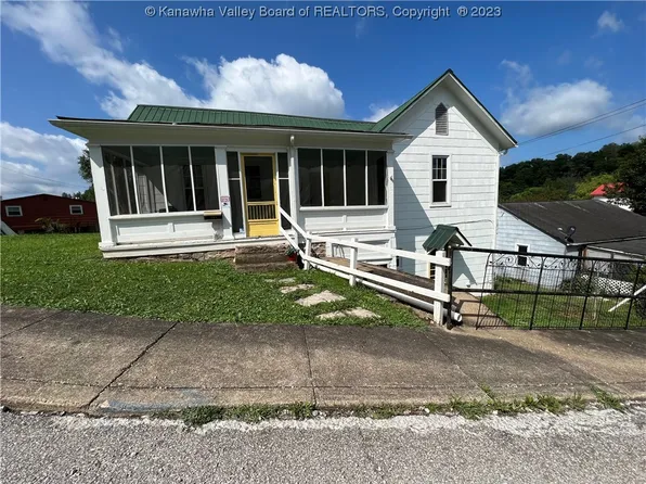 201 2nd St, Spencer, WV 25276